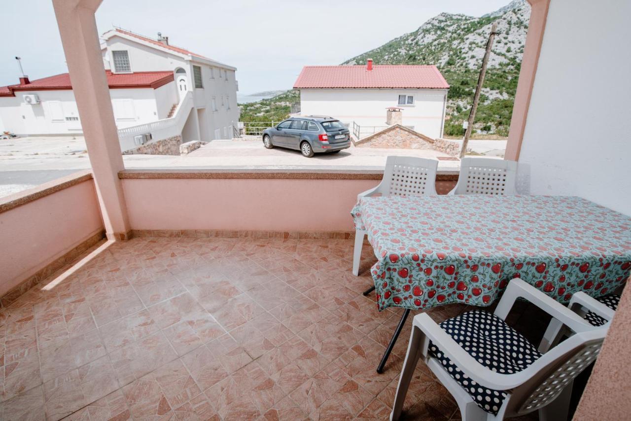 Apartmens Leona Daire Karlobag Dış mekan fotoğraf