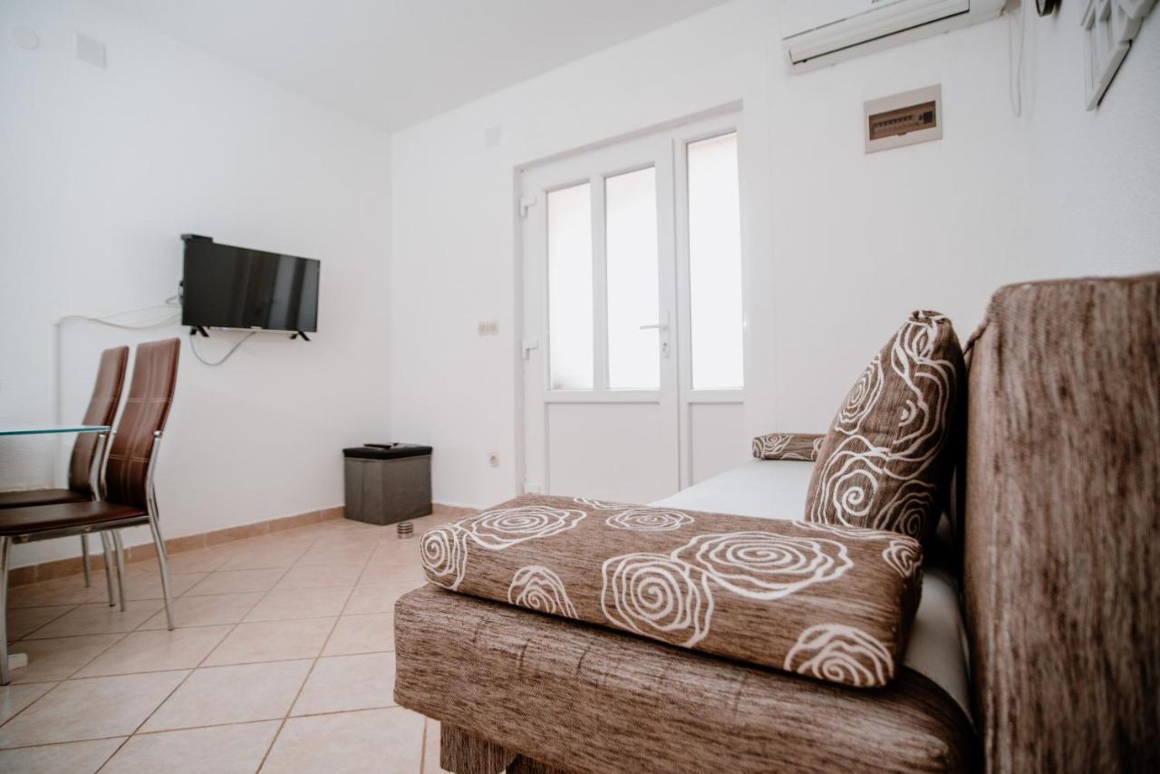 Apartmens Leona Daire Karlobag Dış mekan fotoğraf