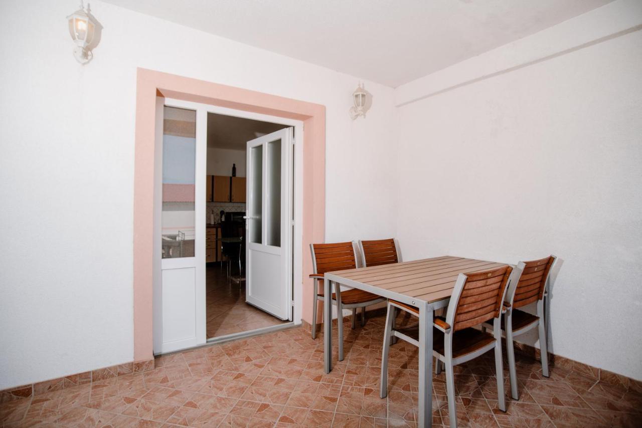 Apartmens Leona Daire Karlobag Dış mekan fotoğraf