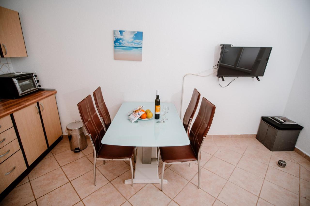 Apartmens Leona Daire Karlobag Dış mekan fotoğraf