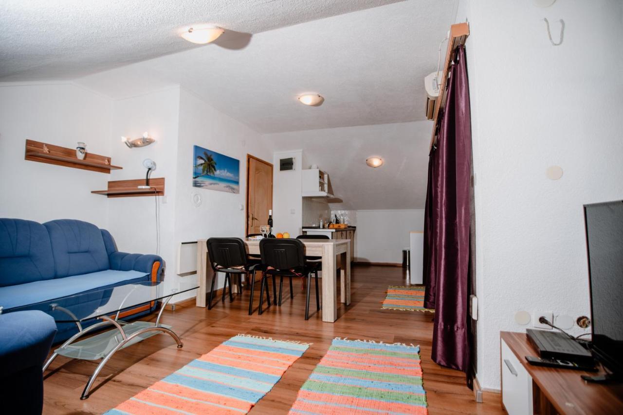Apartmens Leona Daire Karlobag Dış mekan fotoğraf