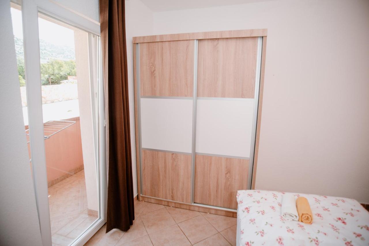Apartmens Leona Daire Karlobag Dış mekan fotoğraf