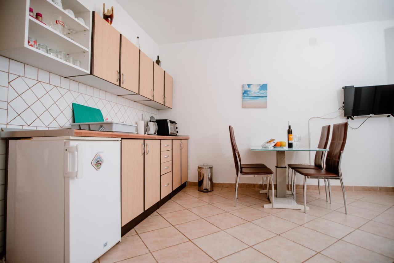 Apartmens Leona Daire Karlobag Dış mekan fotoğraf