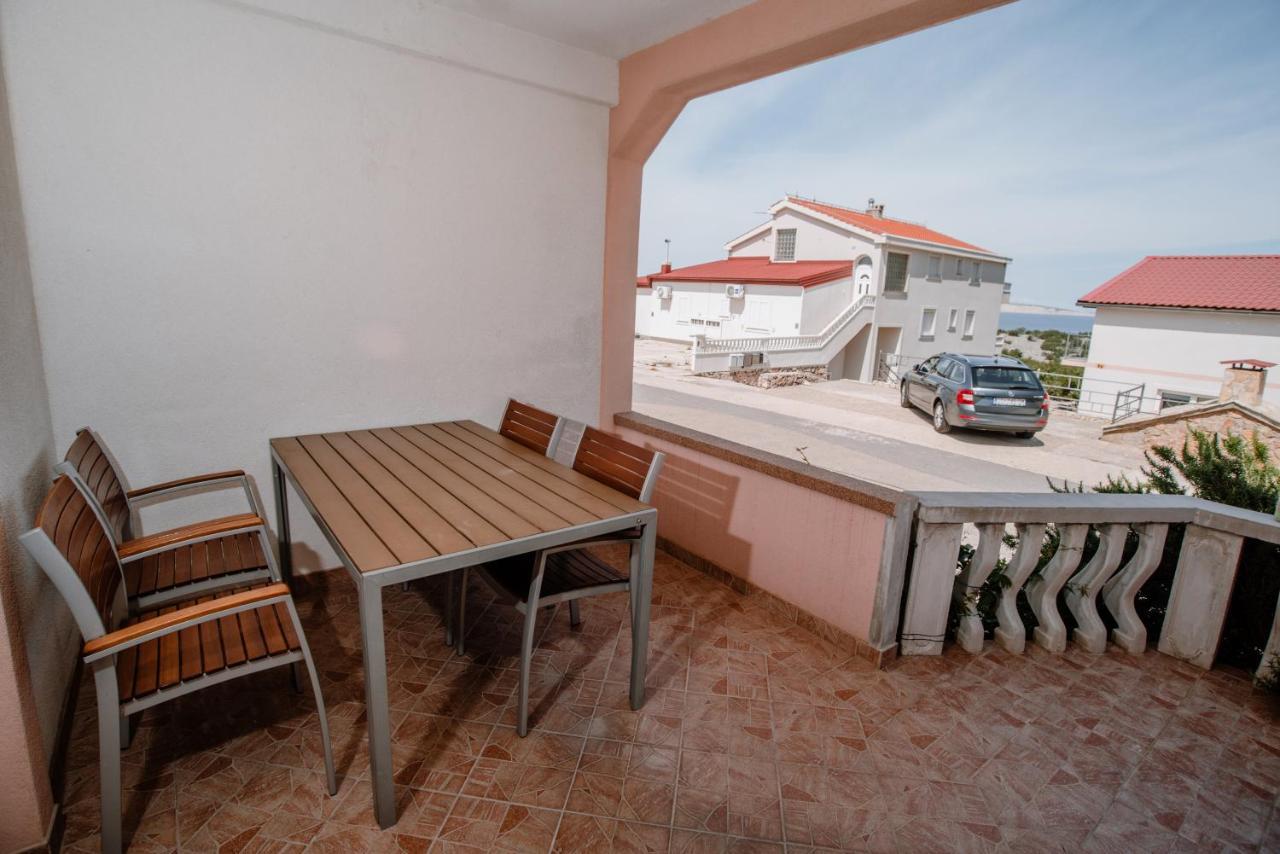 Apartmens Leona Daire Karlobag Dış mekan fotoğraf