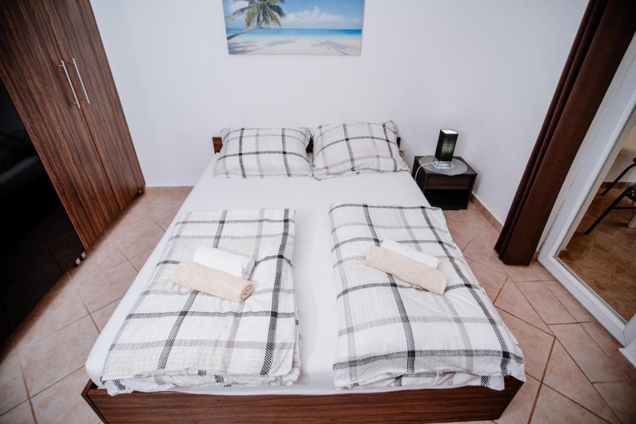 Apartmens Leona Daire Karlobag Dış mekan fotoğraf